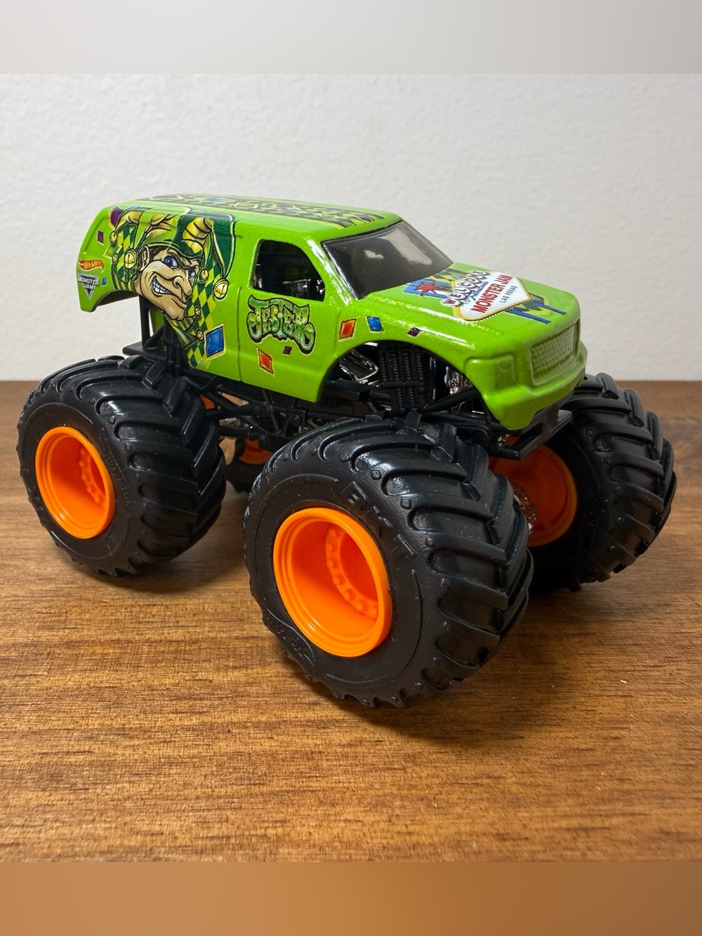 Hot Wheels Monster Jam Truck 1:64 Jester Green “Welcome To Fabulous Las Vegas”